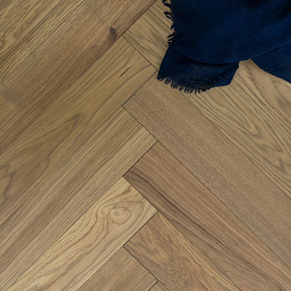 Staki Ely Herringbone Rustic LED Oil (0.80sqm pack) - Image 2