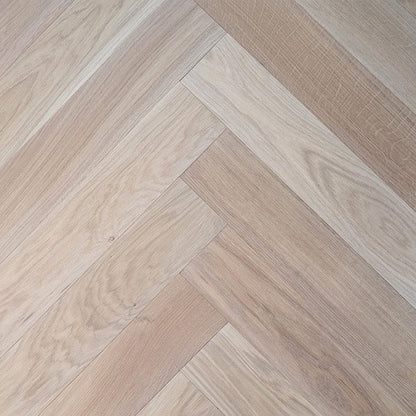 Staki Blanc Herringbone Rustic LED Oil (0.80sqm pack)