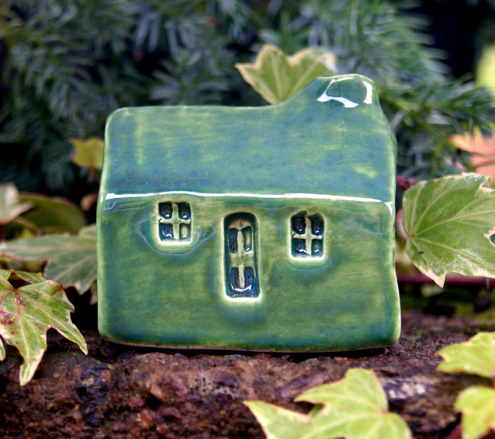 Glenshee Pottery - Wee Bothy with box (Various colours available)