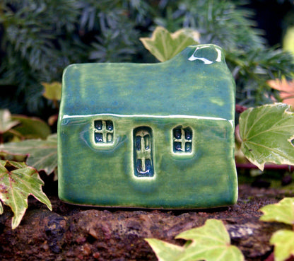 Glenshee Pottery - Wee Bothy with box (Various colours available)