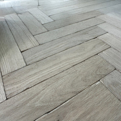 Prime Grade Solid Oak Overlay Blocks – Unfinished, Tumbled/Distressed 10x60x300mm (2.16m2 pack)