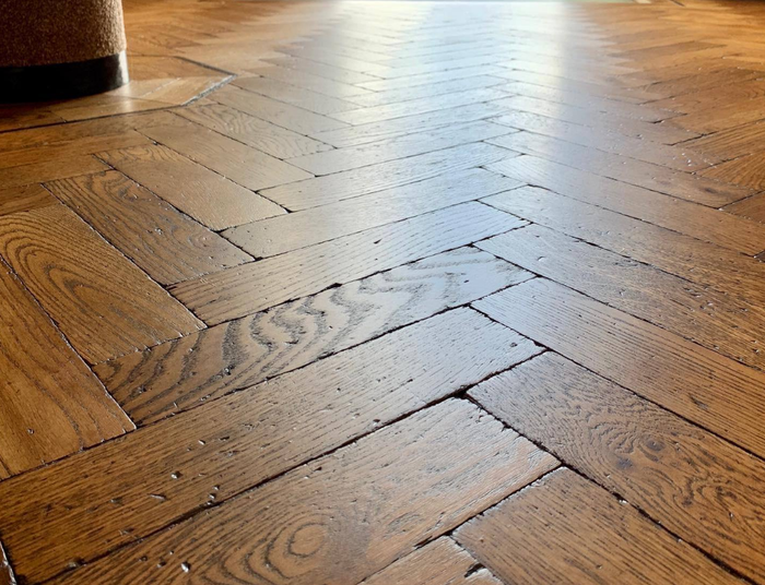 Solid European Oak Herringbone - 70mm – Rustic Tumbled - Tumbled Oak
